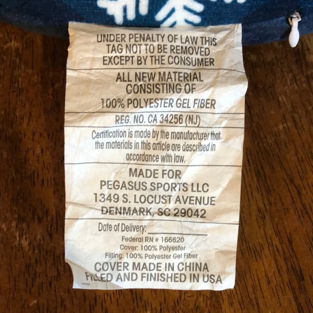 Official Major League Merchandise Boston Red Sox Snowman Travel Pillow NWOT - Picture 4 of 6